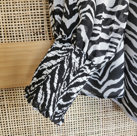 Vince Camuto Zebra Blouse XL - Picture 4 of 7